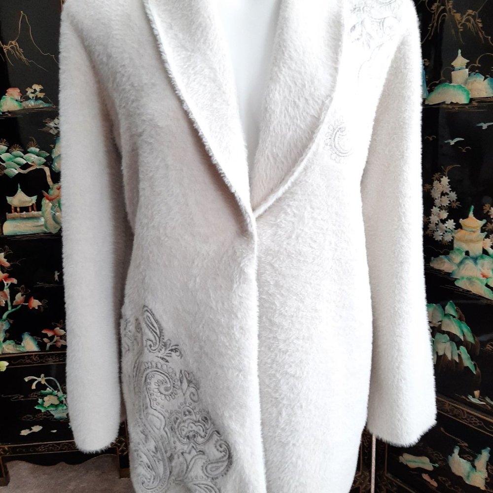 🤗HP🤗 Chico's Size 2  Coatigan with Silver Embroidery - Picture 7 of 7